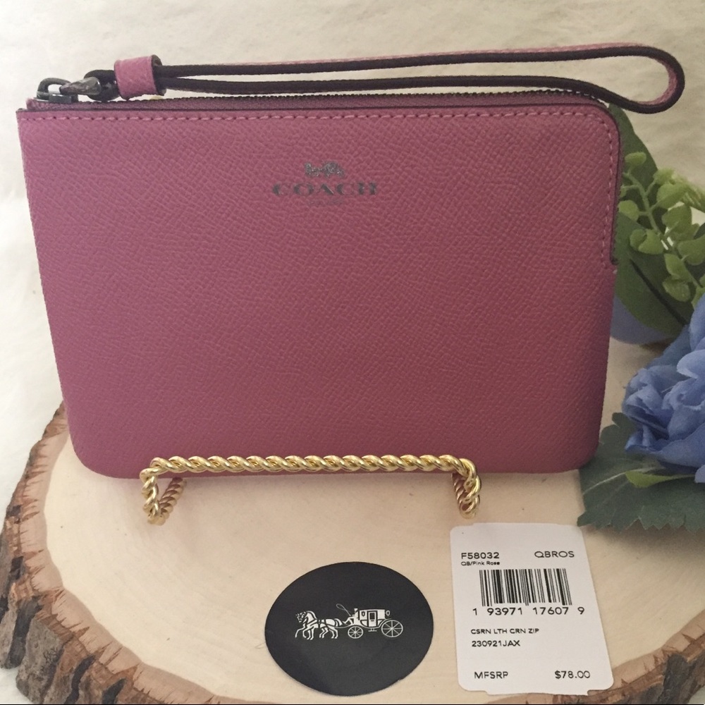 COACH Wristlet 🆕